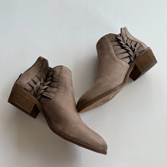 Vince Camuto Prestetta Boots Cutout Booties Rustic Brown Leather Size 7M… - Picture 2 of 10